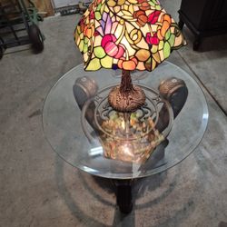 Corner Table With Lamp