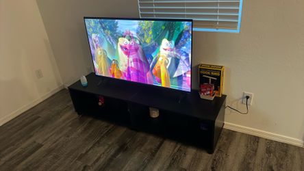 Smart Vizio Tv and tables