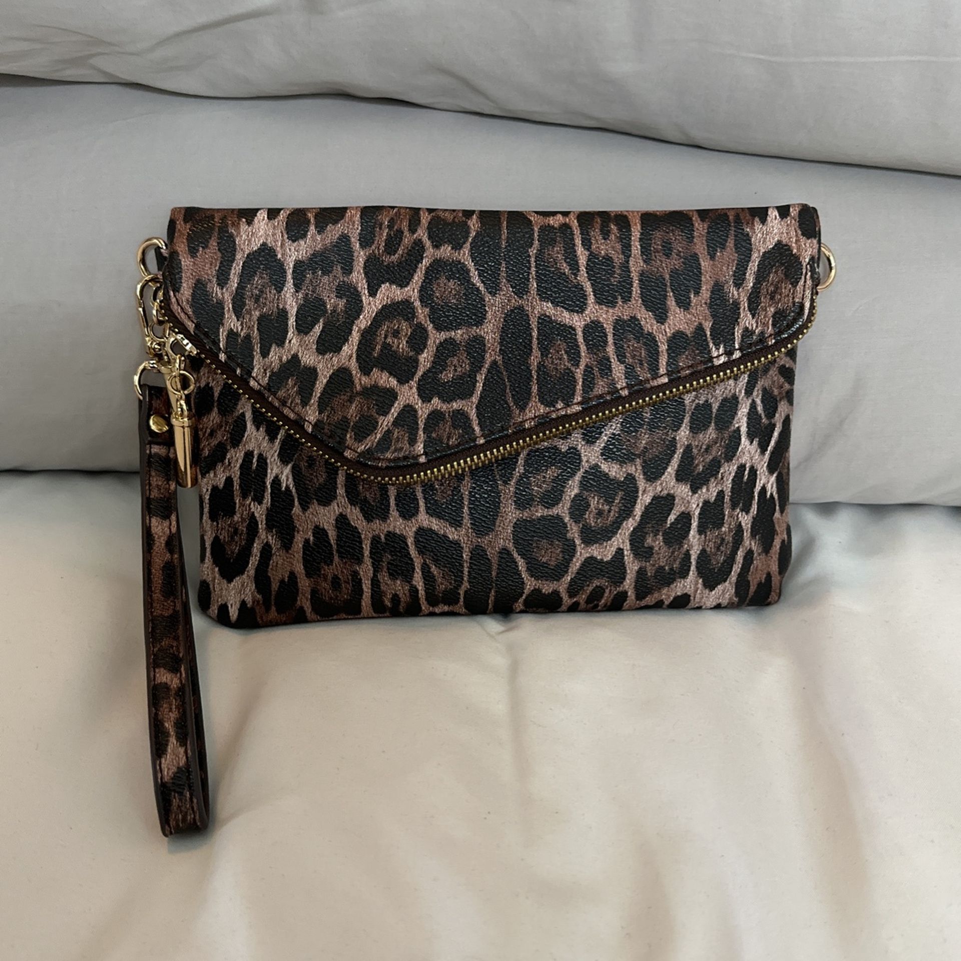 Leopard Clutch