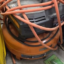 Rigid 6 Gallon Air Compressor With Hose