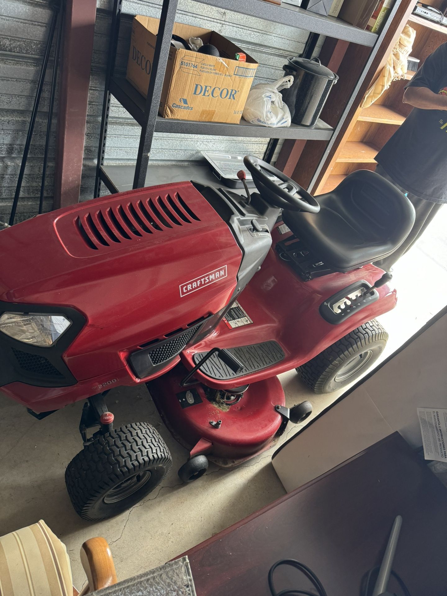 Craftsman Riding Lawnmower 