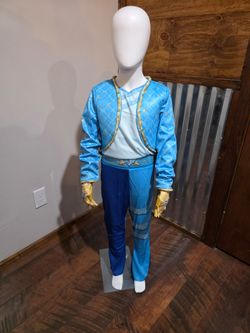 New Disney Descendants Chloe Halloween Costume 20.00 Each