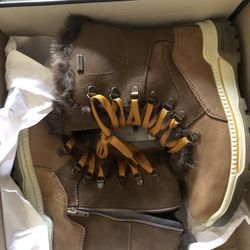 Alpine Snow Boots