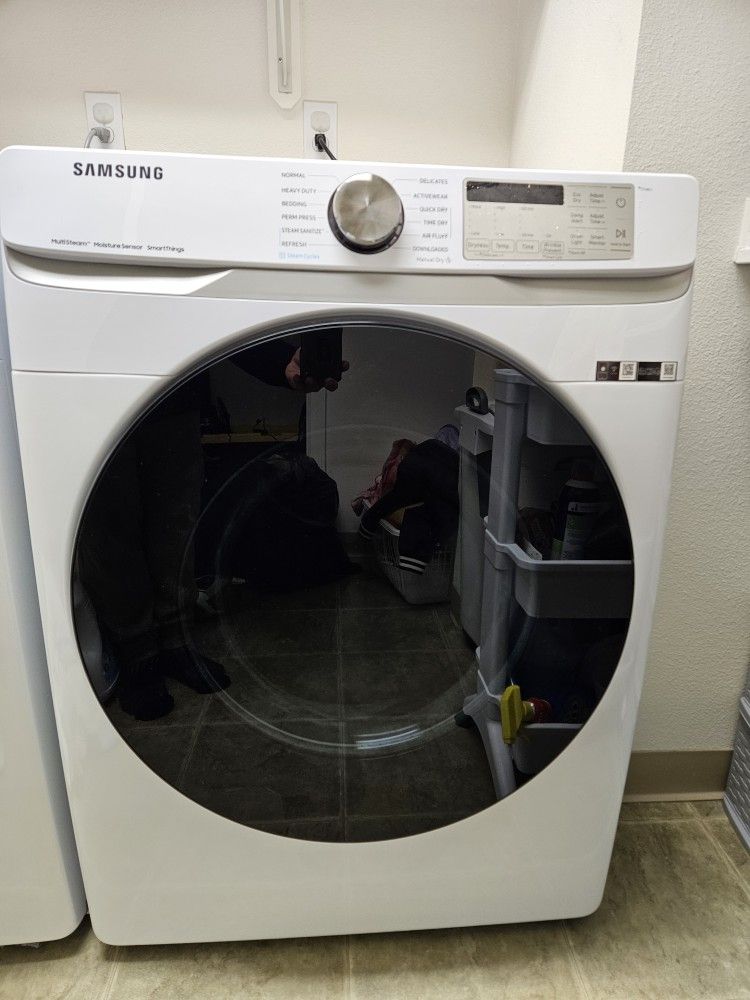 Samsung 7.5 Cu Ft Gas Dryer with Steam Sanitize