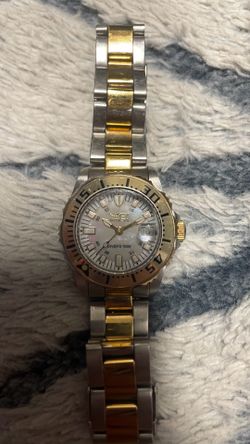 Woman’s Invicta watch needs battery