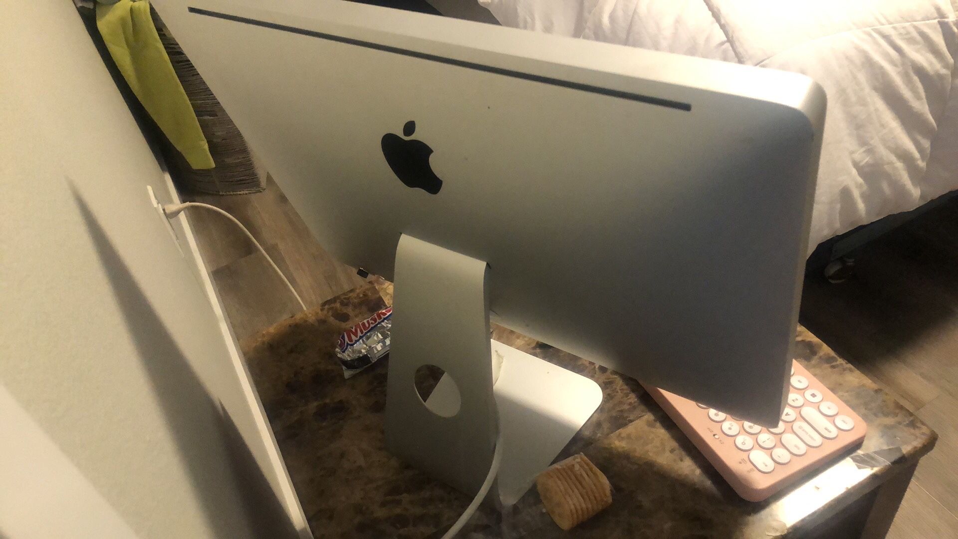 23inch Apple Computer
