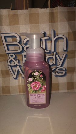 Bath & Body Works Rose Water & Ivy Foaming Hand Soap