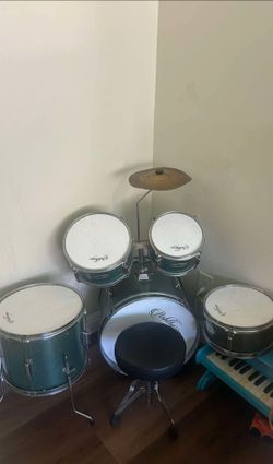 Ashthorpe Junior 5 Piece Drum Set With Sticks Ages 3-12 See All pics