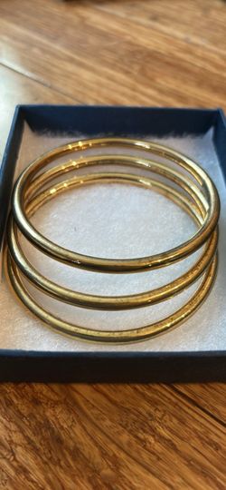 3 gold bangles
