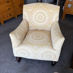 Stylish Accent Chairs + Table Set (or Separate) – Great Condition