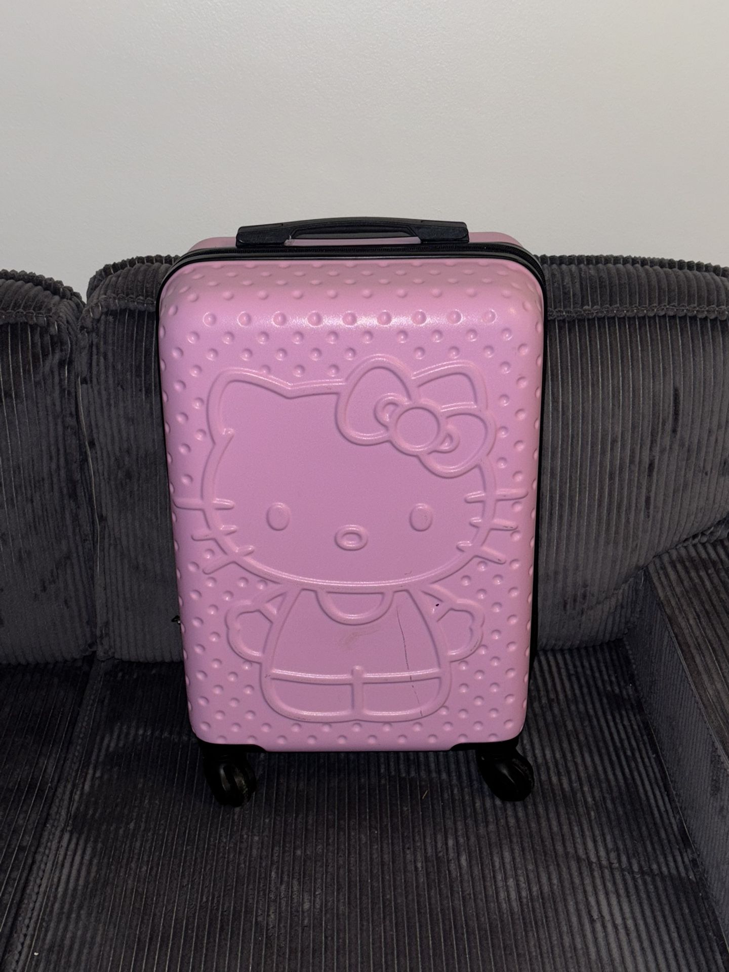 Hello kitty Suitcase