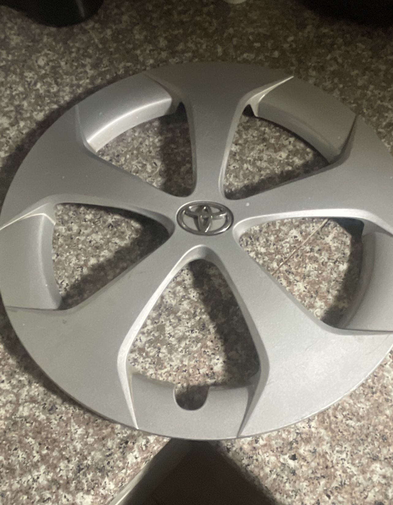 Toyota Prius Hubcap 