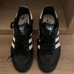 Adidas SAMBA (size 4)