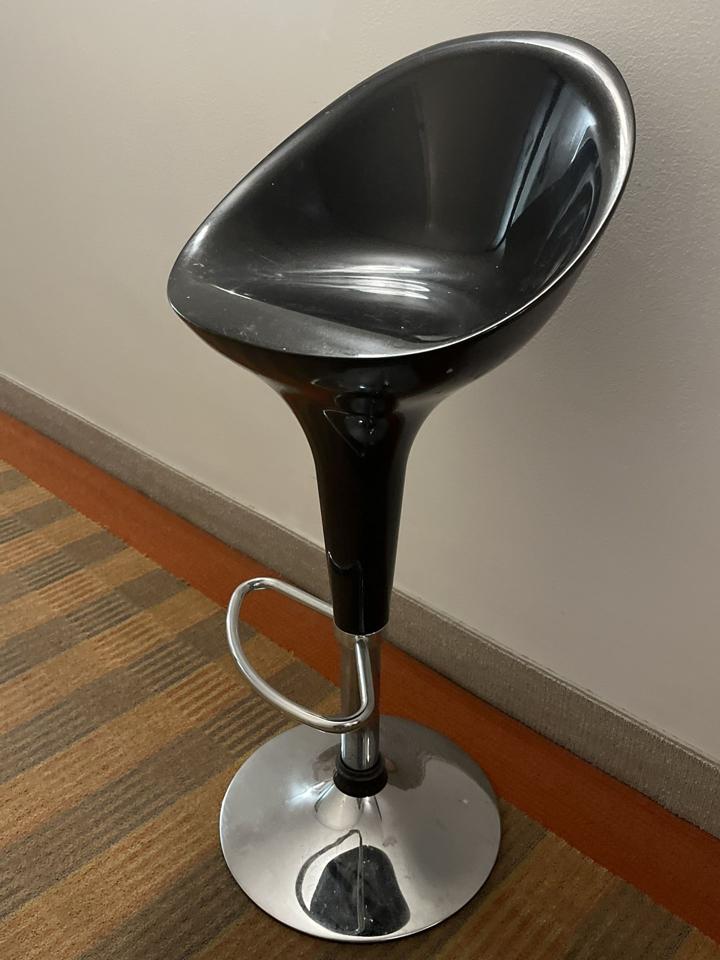 Black Bistro Cocktail Table Chair/Barber Chair