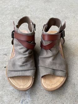 Women’s shoes