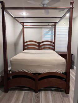 Queen bedroom set