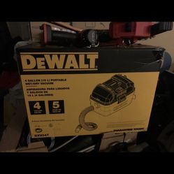 dewalt 4 gal wet and dry vacumm 