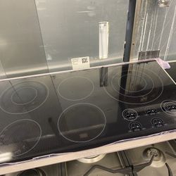 36” Electric Cooktop Wolf 