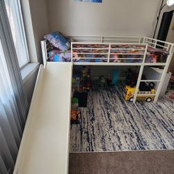 Metal Loaf Bed With Slide. Size Twin.