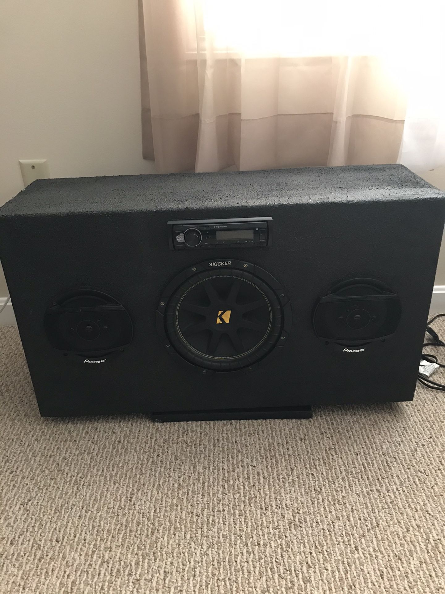 Portable custom stereo box