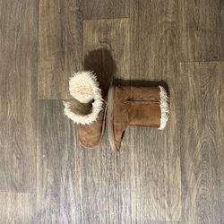 Girls Winter Fur Boots Size 1Y