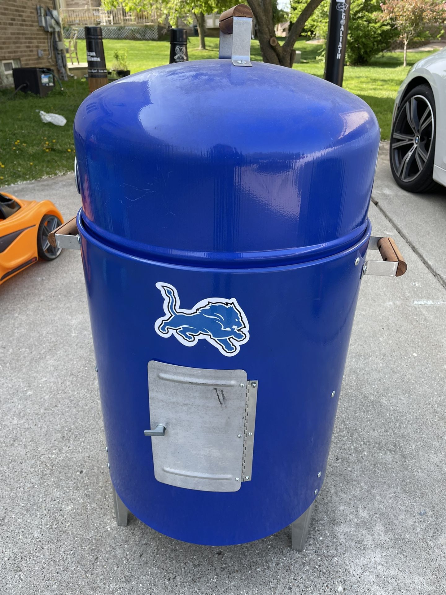 Smoke And Grill Smoker NFL Lions Bud light Blue