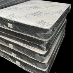 Queen Royal Supreme Mattress And Boxspring 