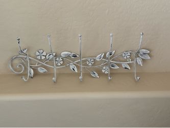 Floral White Metal 5- Hook Coat/Bag Rack