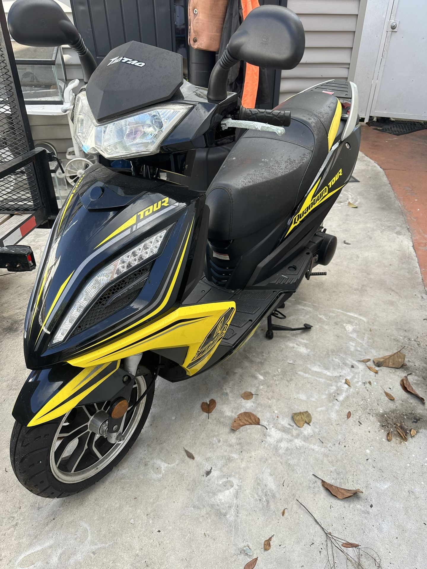 Taotao Quantum Tour Moped 2019