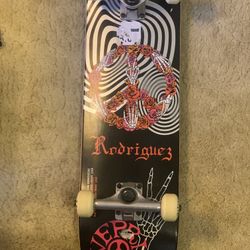 Primitive Skateboard Complete.