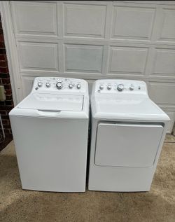 **SUPER CLEAN GE WASHER AND DRYER SET!!**