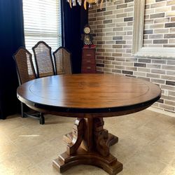 Haverty’s Dining Table