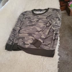Womens Camo Long Sleeve Shirt XL