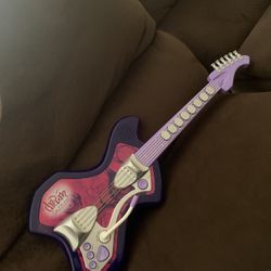 Dream Dazzler Play Guitar