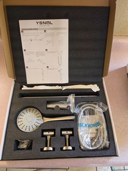 Adjustable shower head