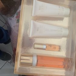 White  Diamonds set perfume
