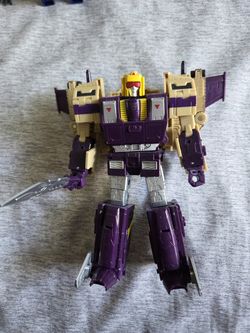 Transformers legacy blitzwing