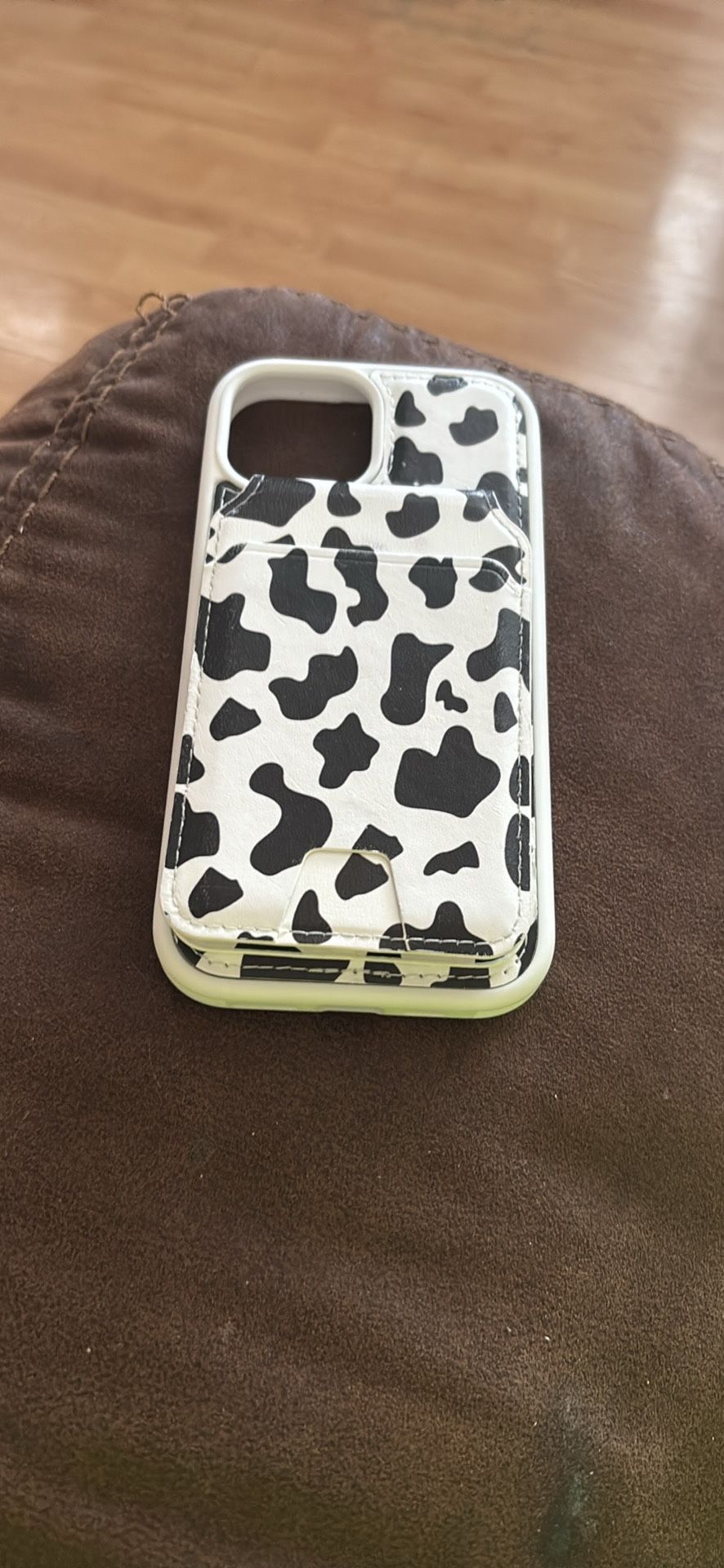 Cowprint Wallet Case (iphone 15)
