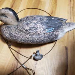 Duck Decoy Plastic Nesting Mallard Hen w Weight Hunting Bird