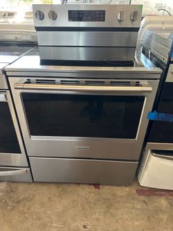 Maytag Glass Top 5 Burners with Air Fry Convection Oven