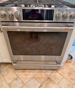GE Café 30" Smart Slide-In Gas Range with Convection Oven (Less than 5 ye
