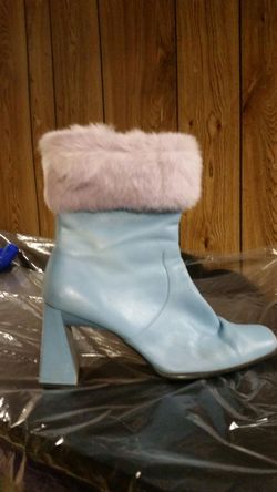 Blue ankle boot with rabbit fur trim sz 9