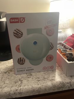 Dash Mini Donut Maker 