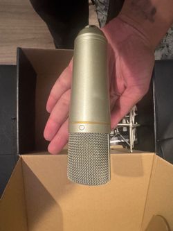 MA67 Studio Condenser Microphone