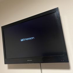32 Inch Emerson Tv