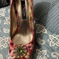 Beautiful Heels Size 8