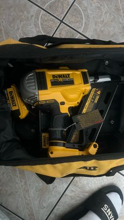 DEWALT 20V MAX XR Brushless Dual-Speed Framing Nailer