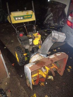Yard Machine. Snowblower. 7hp