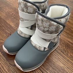 Carter’s Little Girls Snow Boots Size 12