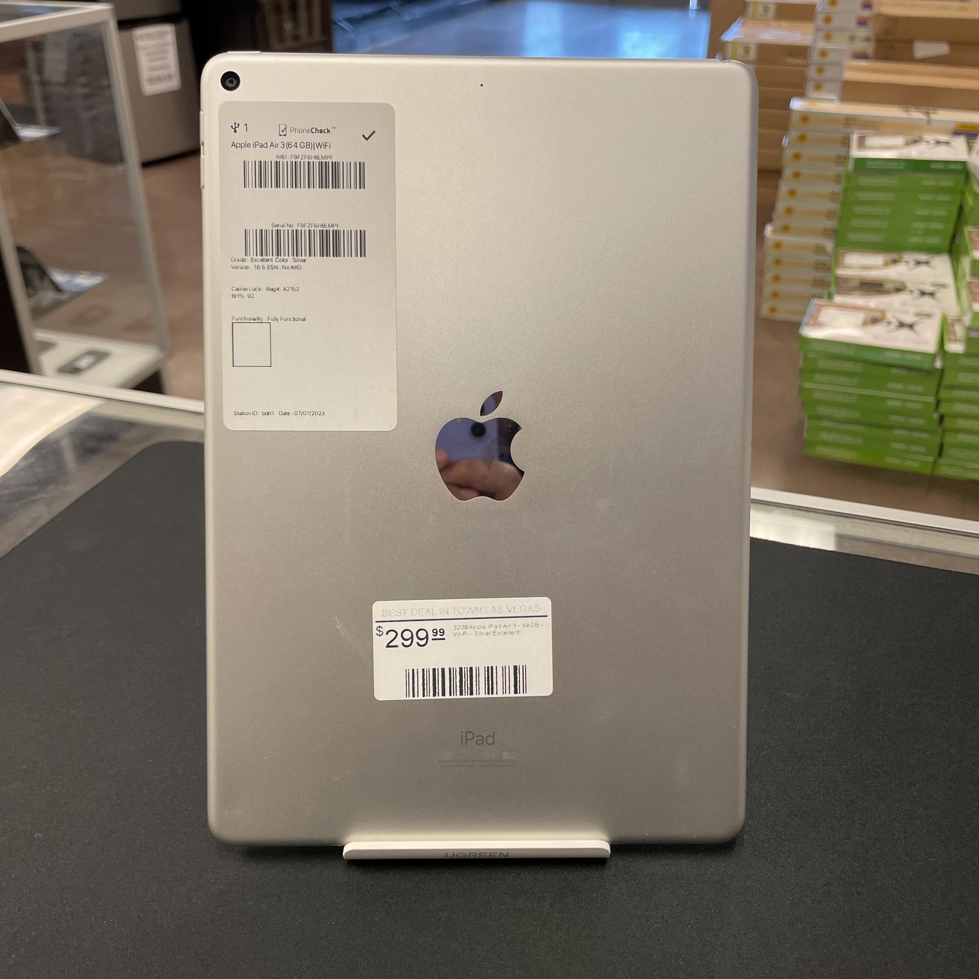Apple iPad Air 3 - 64GB - Wi-Fi - Silver Excellent for Sale in Las